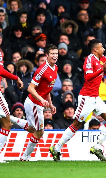 Manchester United go top of EPL after late victory at Watford